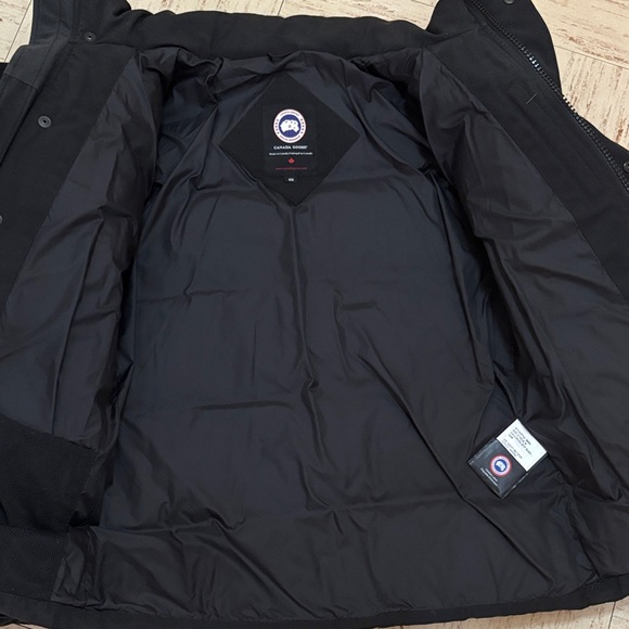 CANADA GOODE FUR HOOD Men's Black Puffer Jacket Size M - Picture 15 of 16